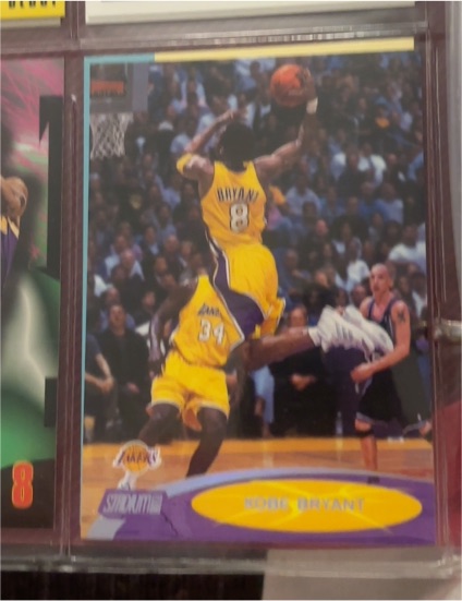 2000-01 Topps Stadium Club #34 Kobe Bryant — front