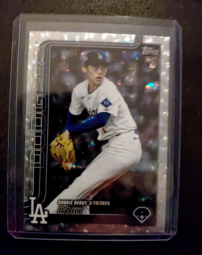 2025 Topps Update #US199 Roki Sasaki Rookie Debut — front