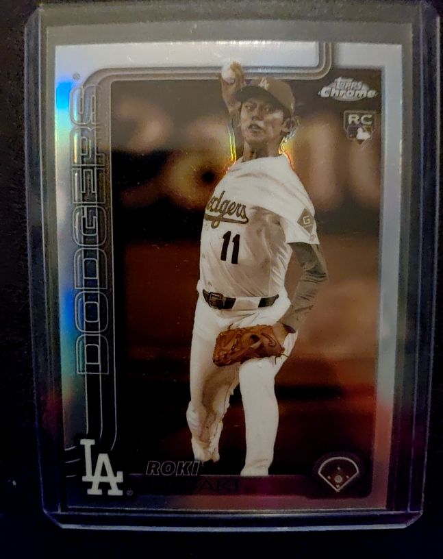 2025 Topps Chrome #217 Roki Sasaki Sepia Refractor RC — front