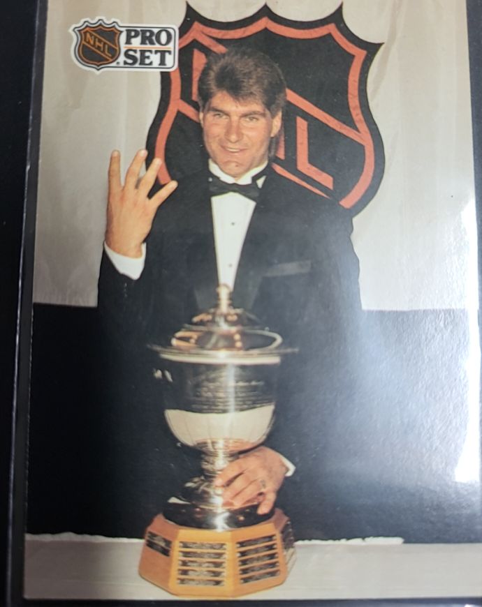 1991-92 Pro Set #322 Ray Bourque Boston Bruins — front