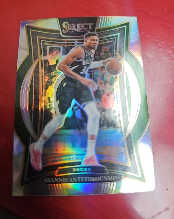 2024-25 Panini Select #43 Giannis Antetokounmpo — front