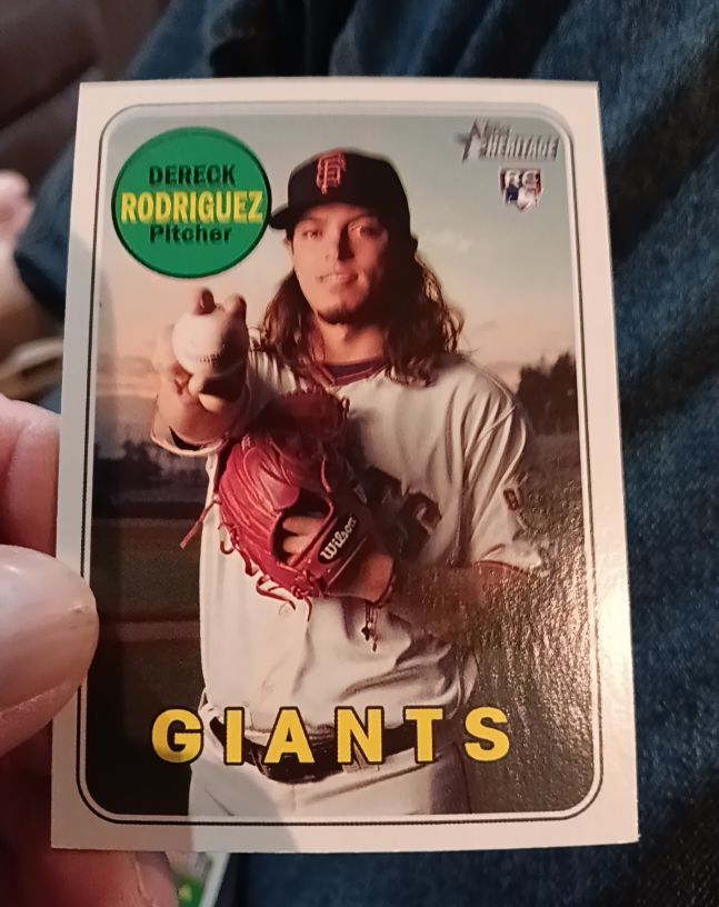 2018 Topps Heritage #590 Dereck Rodriguez — front