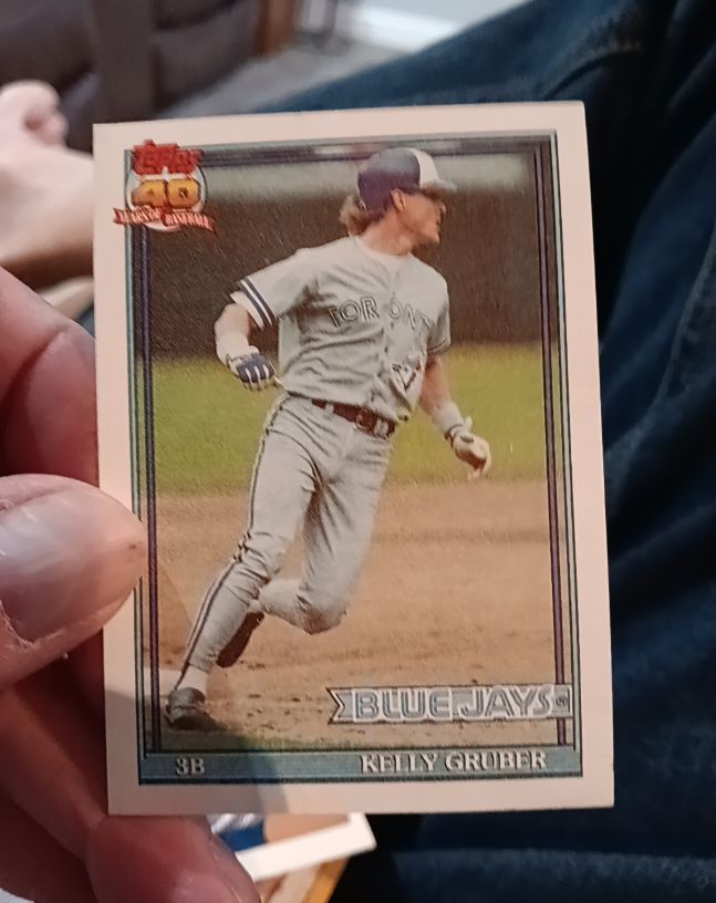 1991 Topps #370 Kelly Gruber — front