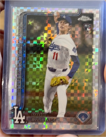 2025 Topps Chrome #217 Roki Sasaki — front