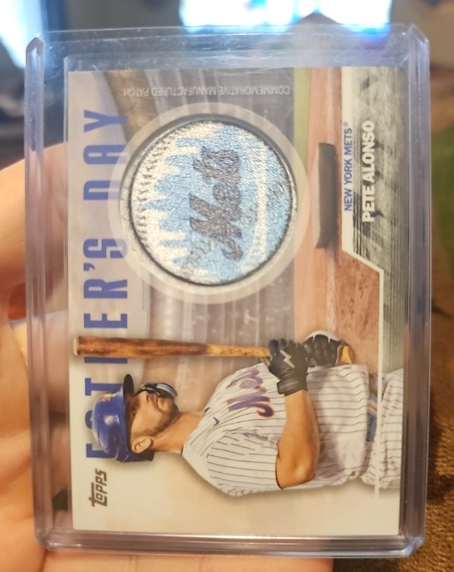 2023 Topps Series 2 #FD-PA Pete Alonso Father's Day Commemorative Team Patches — front