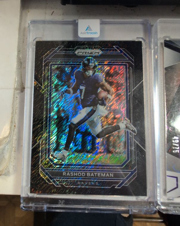 2022 Panini Prizm Rashod Bateman Cracked Blue Ice — front