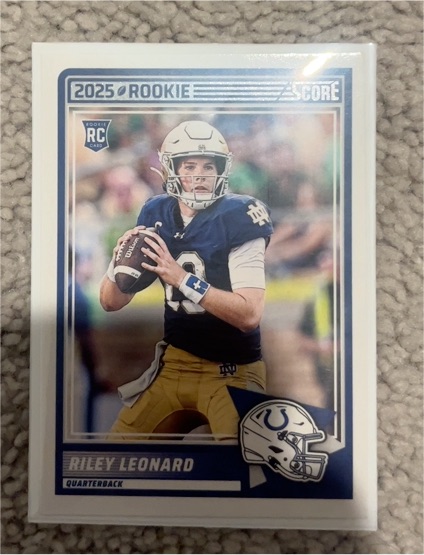 2025 Panini Score #9 Riley Leonard — front