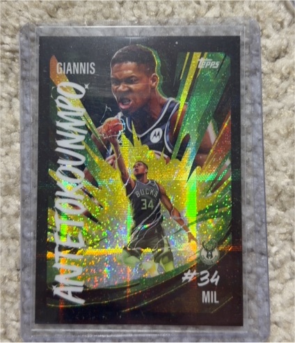 2025-26 Topps Chrome #UV-2 Giannis Antetokounmpo — front