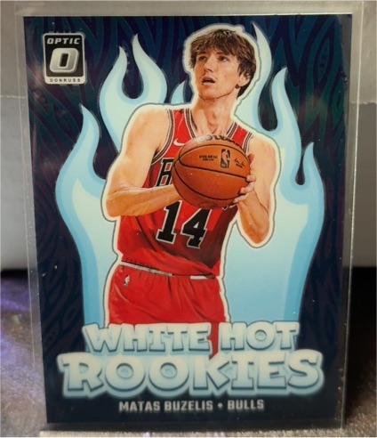 2024-25 Panini Donruss Optic #10 Matas Buzelis White Hot Rookies — front