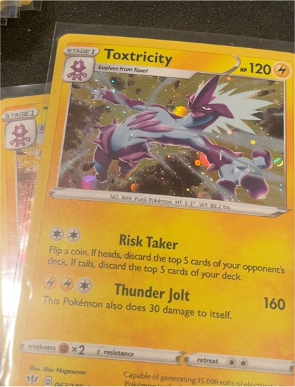 2020 Pokémon TCG Darkness Ablaze #063 Toxtricity — front