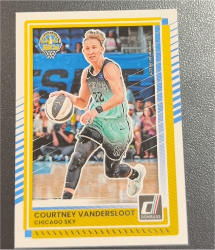 2025 Donruss WNBA #34 Courtney Vandersloot — front