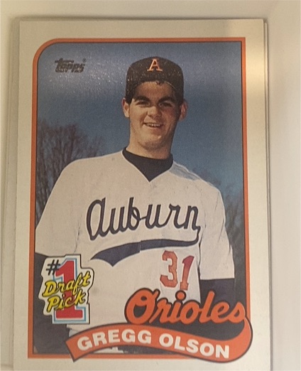 1989 Topps #161 Gregg Olson — front