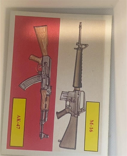 1988 Dart Vietnam Fact Cards #48 M-16 / AK-47 — front
