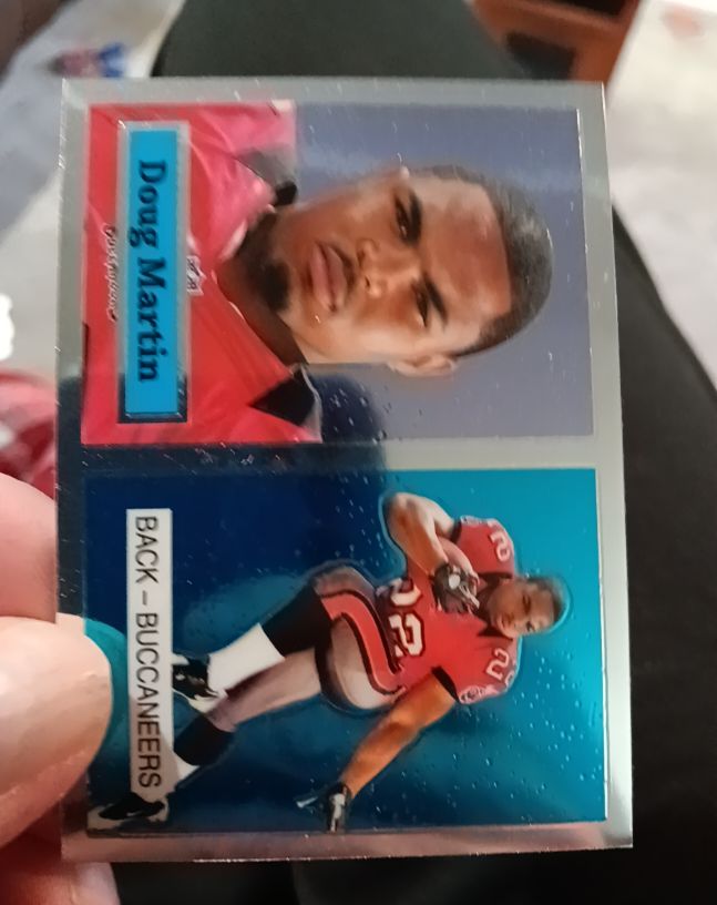 2012 Topps Chrome #25 Doug Martin 1957 — front