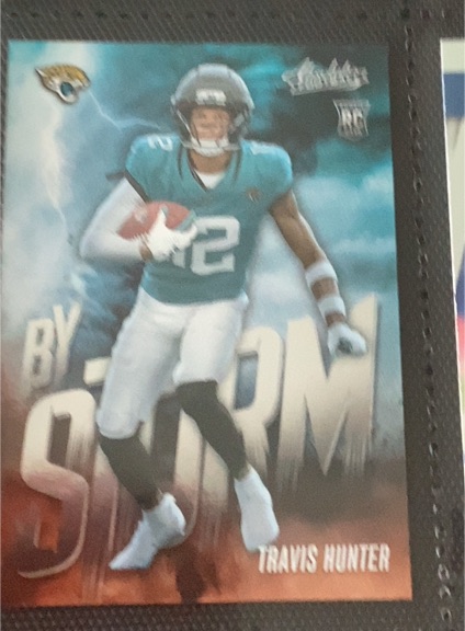 2025 Panini Absolute By Storm #17 Travis Hunter — front
