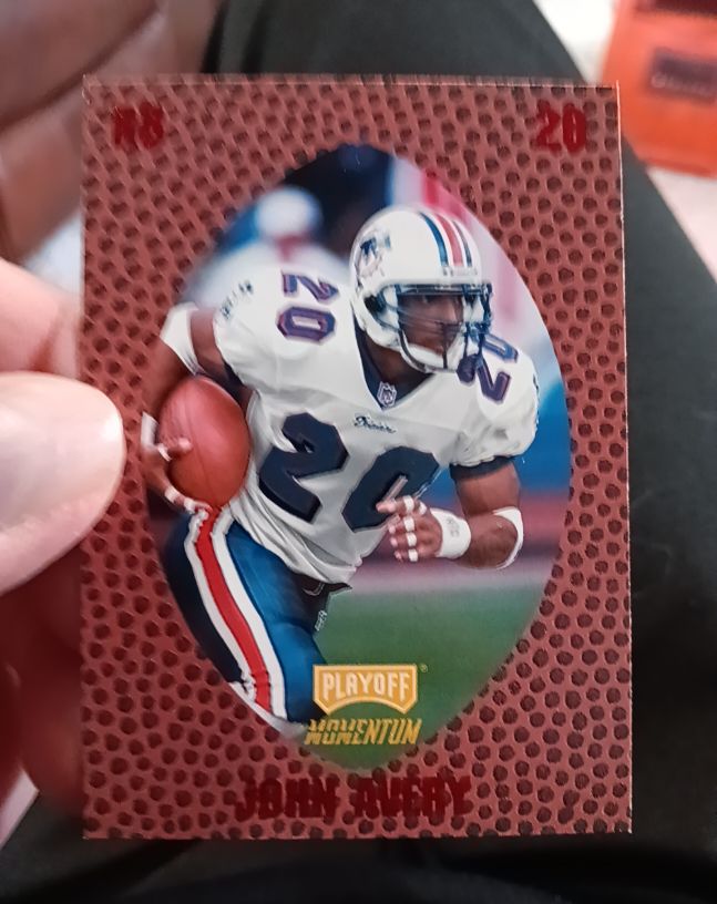1998 Playoff Momentum #28 John Avery — front