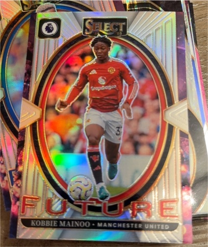 2024-25 Panini Select Premier League #20 Kobbie Mainoo Future Silver Prizm — front