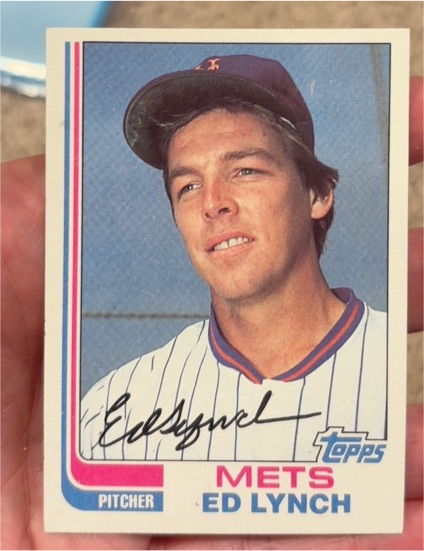 1982 Topps #121 Ed Lynch — front