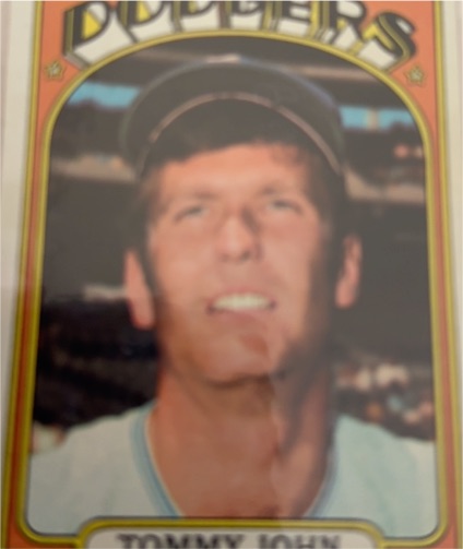 1972 Topps #264 Tommy John — front