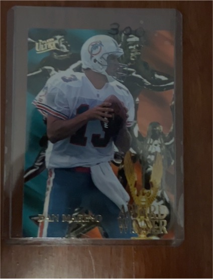 1995 Fleer Ultra Award Winner #3 Dan Marino — front
