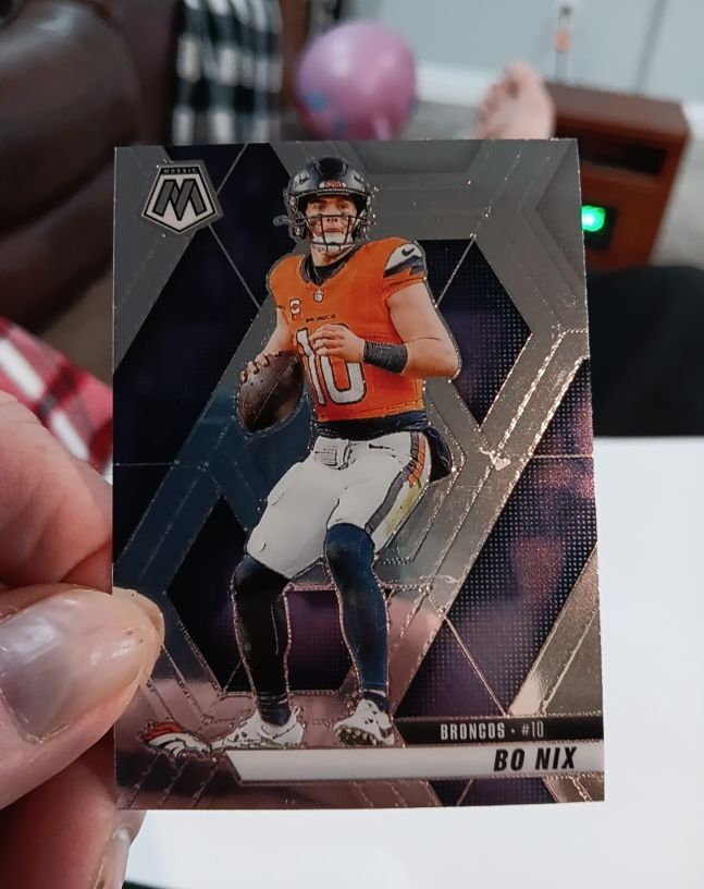 2021 Panini Mosaic #10 Bo Nix — front