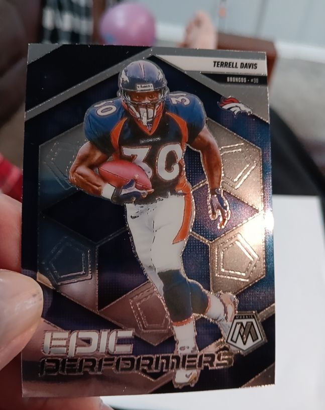 2025 Panini Mosaic #17 Terrell Davis Epic Performers — front