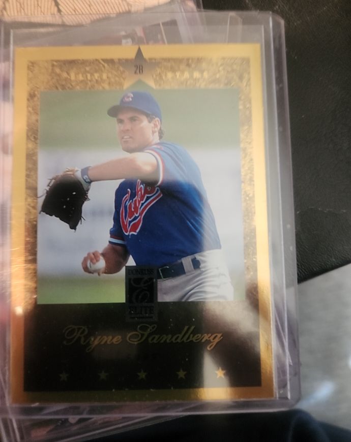 1997 Donruss Elite #28 Ryne Sandberg — front