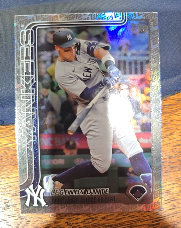 2025 Topps Update #US86 Aaron Judge Legends Unite — front