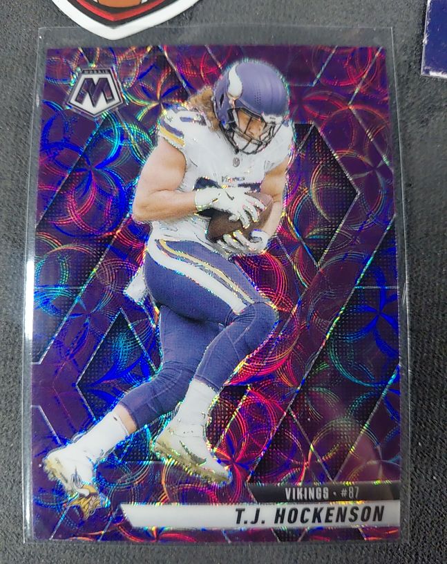 2025 Panini Mosaic #117 T.J. Hockenson — front