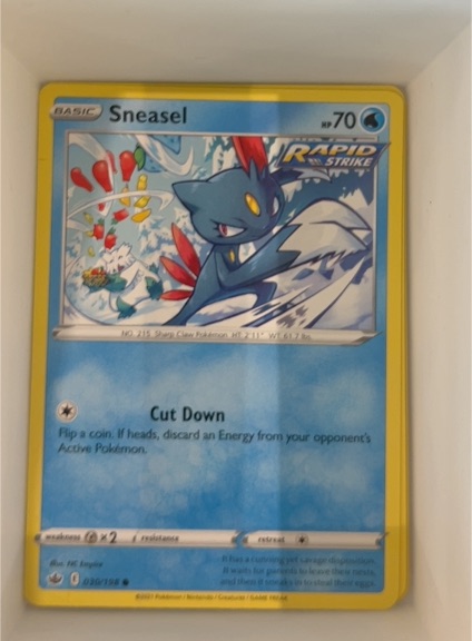 2021 Pokémon Sword & Shield Chilling Reign #030 Sneasel — front