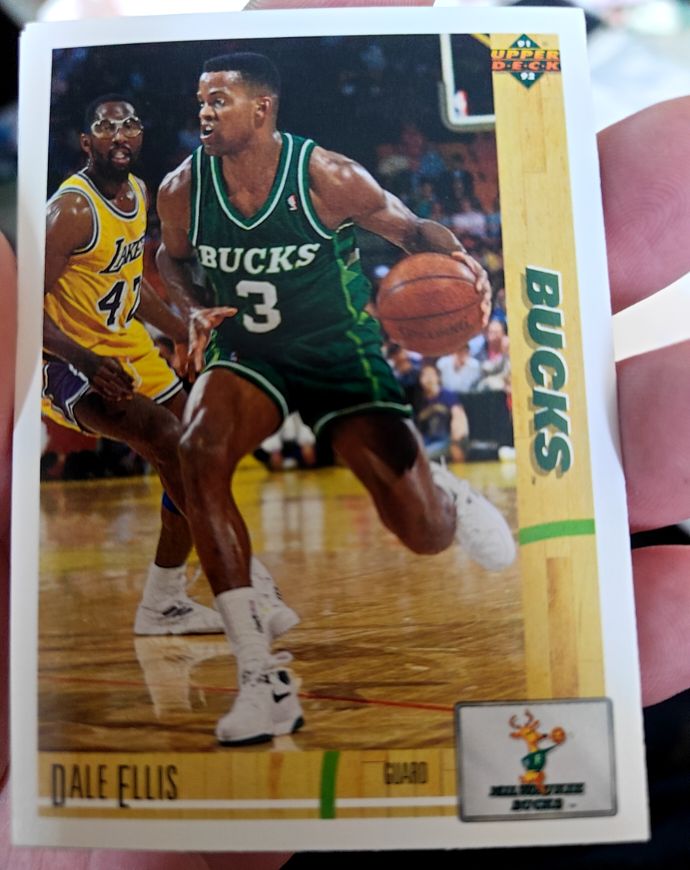 1991-92 Upper Deck #266 Dale Ellis Milwaukee Bucks — front