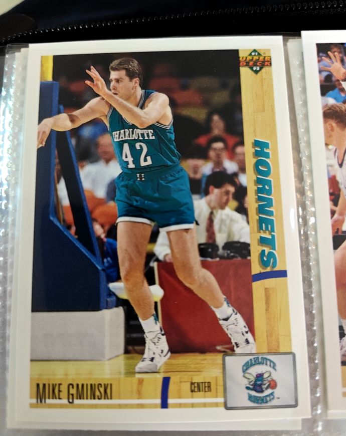 1991-92 Upper Deck #398 Mike Gminski — front