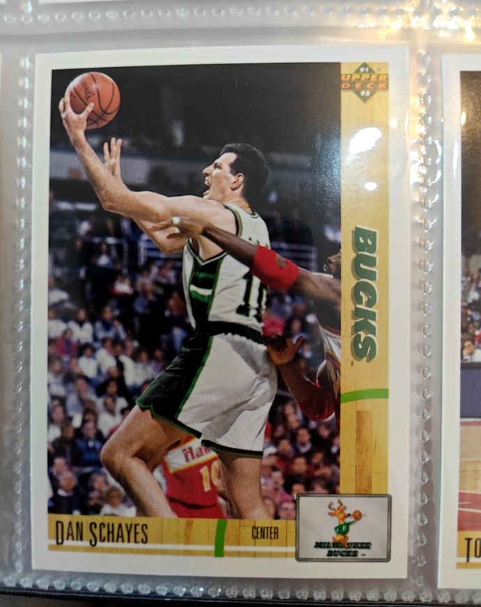 1991-92 Upper Deck #348 Dan Schayes Milwaukee Bucks — front