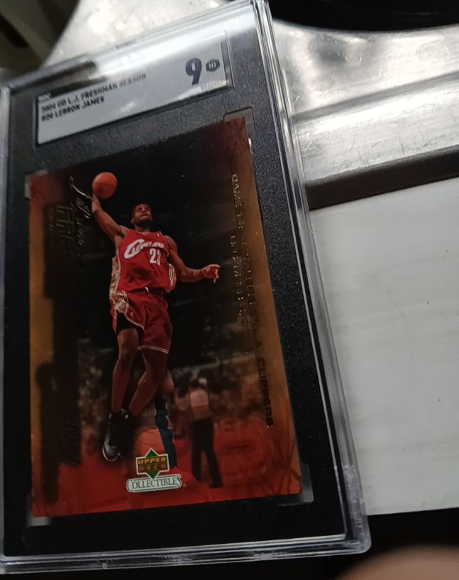2003-04 Upper Deck Collectibles #54 LeBron James Freshman Season — front