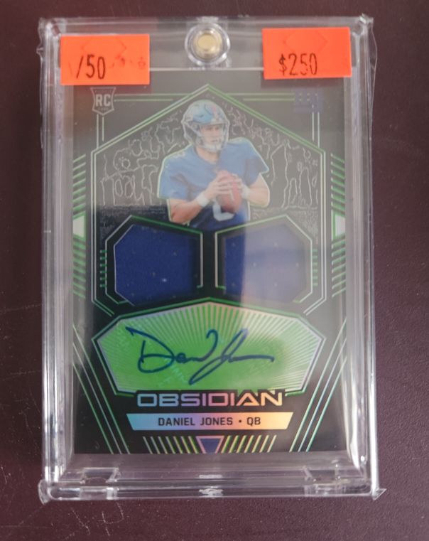 2019 Panini Obsidian Rookie Jersey Ink Daniel Jones — front