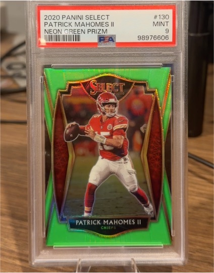 2020 Panini Select #130 Patrick Mahomes II Neon Green Prizm — front