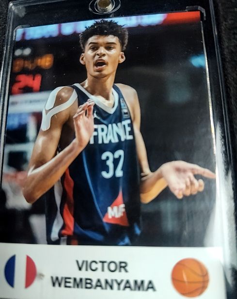 2024 Unknown Victor Wembanyama France #32 — front