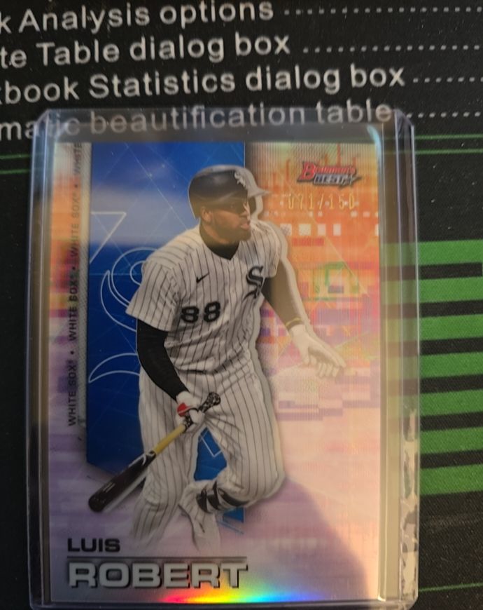 2021 Bowman's Best #19 Luis Robert — front