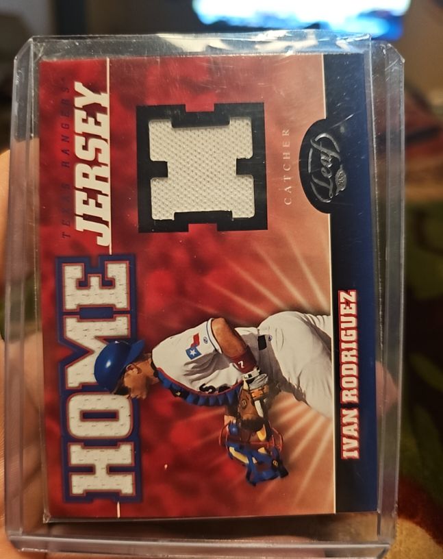 2005 Leaf Home Jersey #HJ-7 Ivan Rodriguez — front