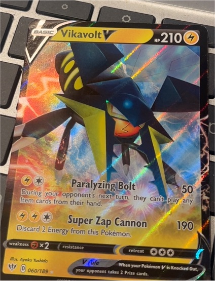 2020 Pokémon TCG Sword & Shield Darkness Ablaze #060 Vikavolt V — front
