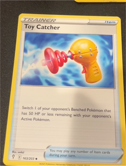 2021 Pokémon Sword & Shield Evolving Skies #163 Toy Catcher — front