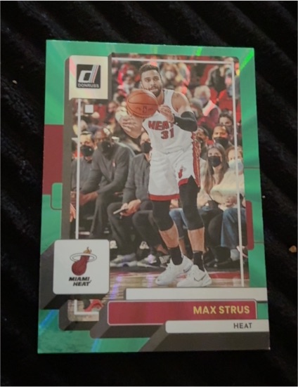 2022-23 Donruss #177 Max Strus — front
