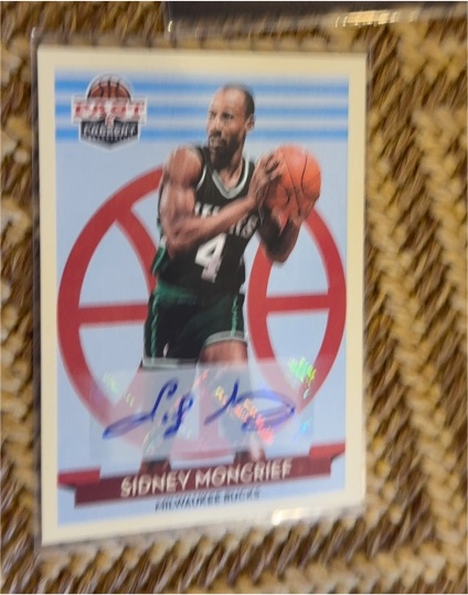 2012-13 Panini Past & Present #107 Sidney Moncrief — front