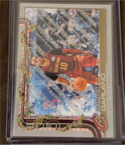 2025-26 Topps Holiday #H64 Darius Garland Glitter Holiday — front