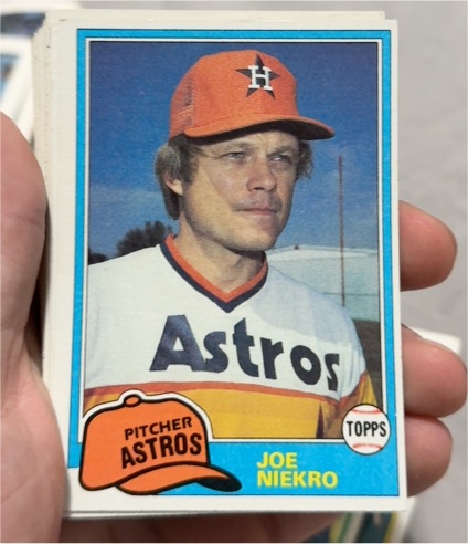 1981 Topps #722 Joe Niekro — front