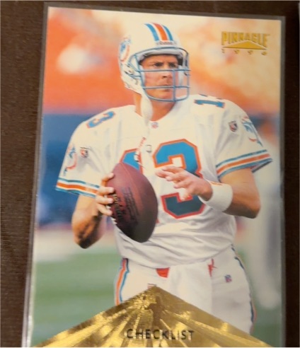 1996 Pinnacle #195 Dan Marino — front