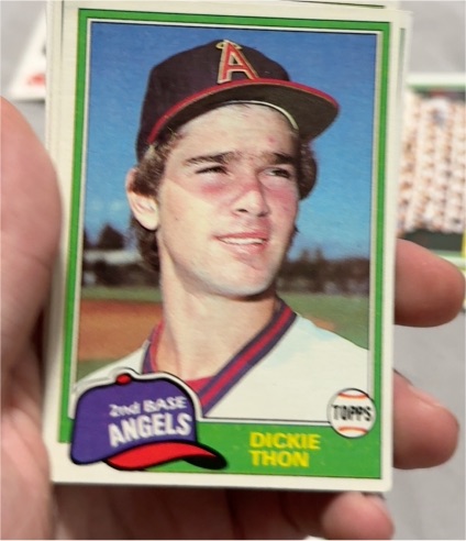 1981 Topps #209 Dickie Thon — front