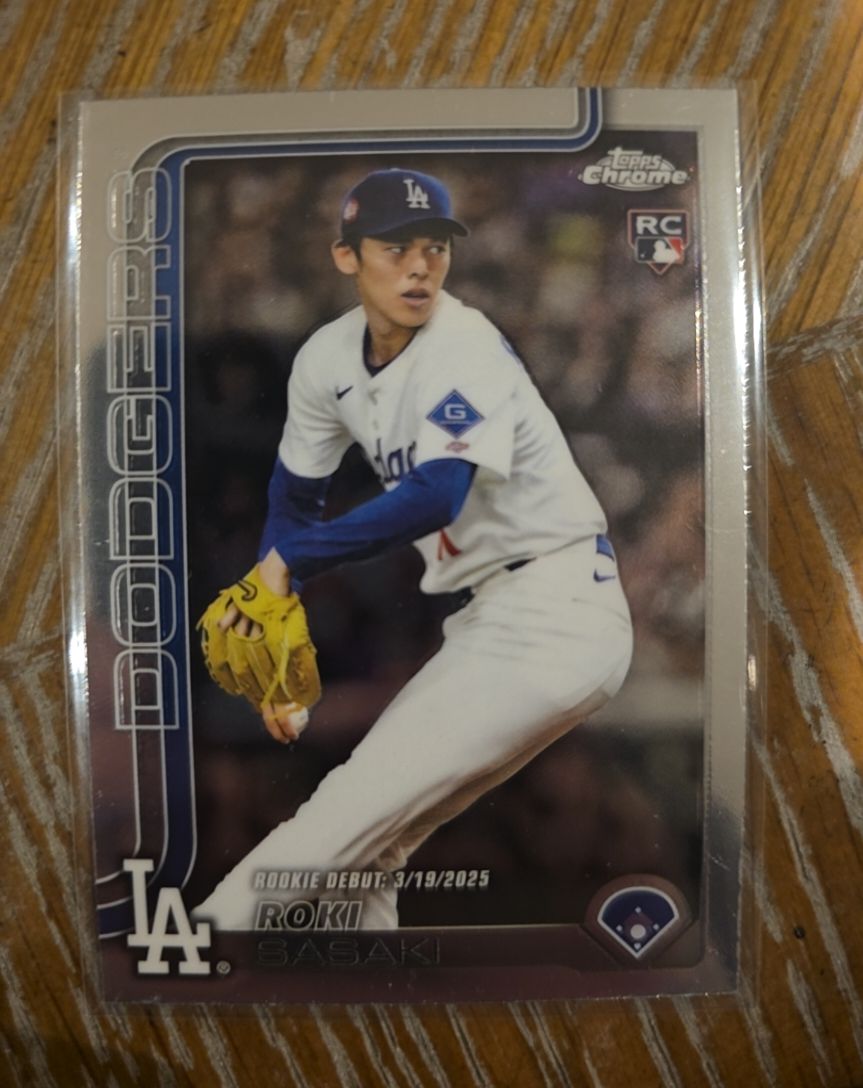 2025 Topps Chrome Update #USC73 Roki Sasaki — front