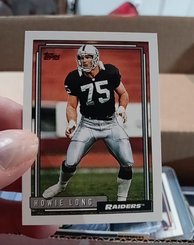 1992 Topps #124 Howie Long — front