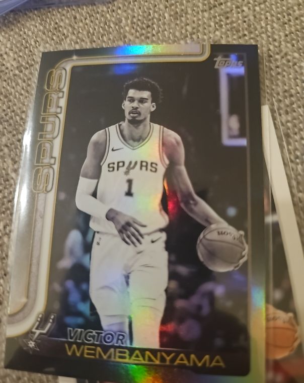 2025-26 Topps #195 Victor Wembanyama — front